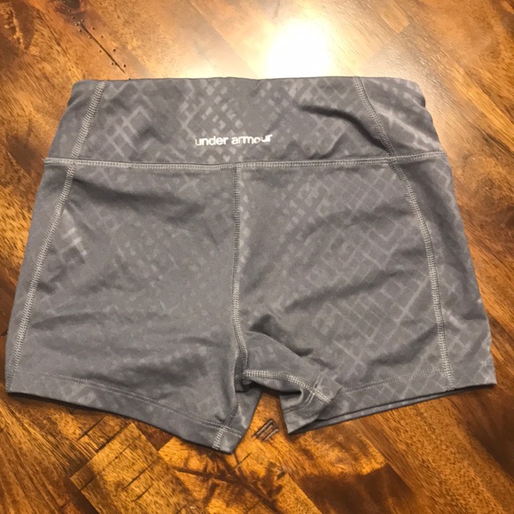Shorts - Picture 2 of 3